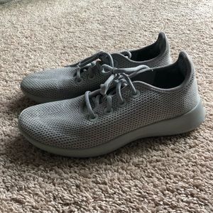 Women’s Allbirds 10